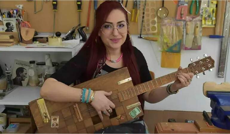 Türkiye’de ondan başka yok! Müziğe yön veriyor, 15 yıldır kanun yapıyor