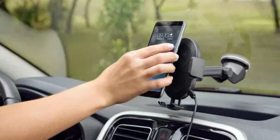 Bakanlık yeni yasağı açıkladı: Araç içi telefon tutucu yasaklandı mı? O kısma telefon takanlara 21 Bin TL ceza