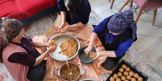 Adana’da bayram sofrası onsuz düşünülemez! Yapması zahmetli ama yemesi çok lezzetli