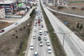 Bayram trafiği kilit kavşağı vurdu: 43 ilin geçiş noktası doldu