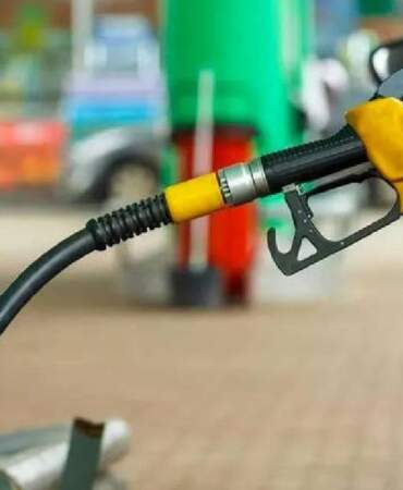 Akaryakıtta yükseliş sürüyor: Motorine bir zam daha