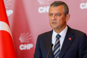 Özgür Özel’den liderlere bayram telefonu