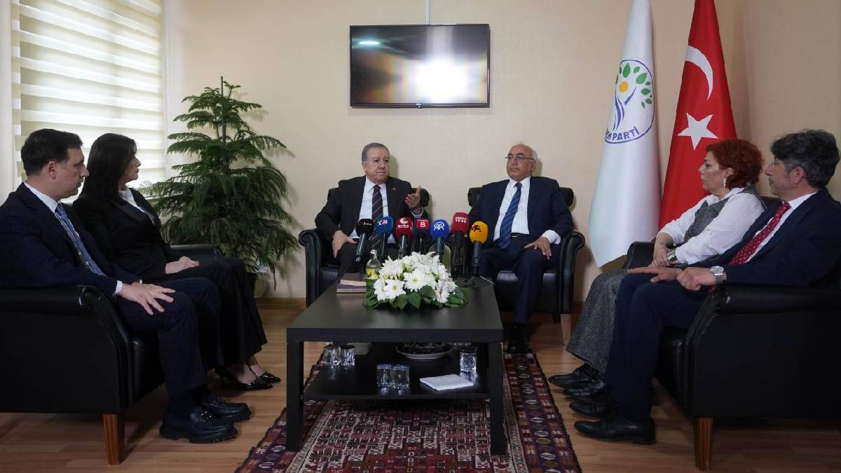 MHP’den DEM Parti’ye bayram ziyareti: “Öcalan’ın rolünün teslim edilmesini bekliyoruz”