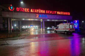 Otobüs durağında dehşet! 14 yaşındaki çocuk başından vuruldu
