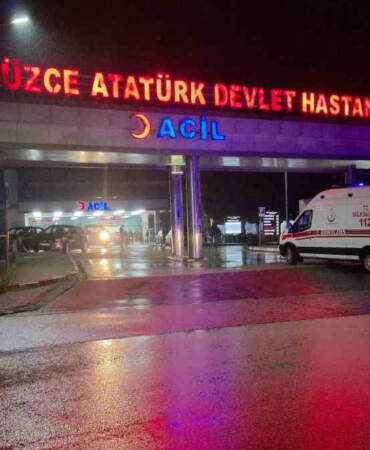 Otobüs durağında dehşet! 14 yaşındaki çocuk başından vuruldu