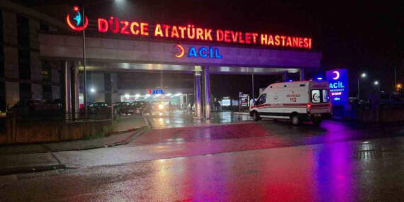 Otobüs durağında dehşet! 14 yaşındaki çocuk başından vuruldu