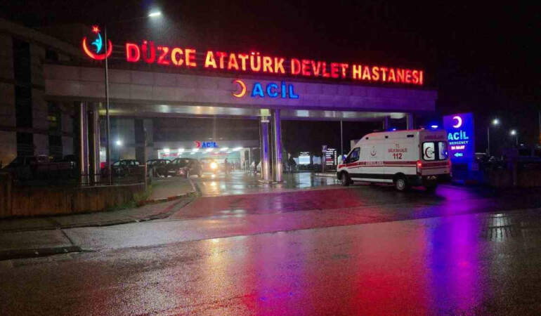 Otobüs durağında dehşet! 14 yaşındaki çocuk başından vuruldu