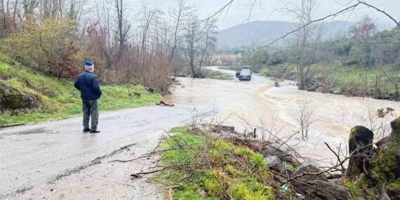Çanakkale’de sağanak: Köy yolları ulaşıma kapandı