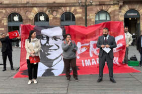 Strasbourg’da İmamoğlu’nun tutukluluğunun birinci yılında protesto: Adalet yoksa demokrasi yok