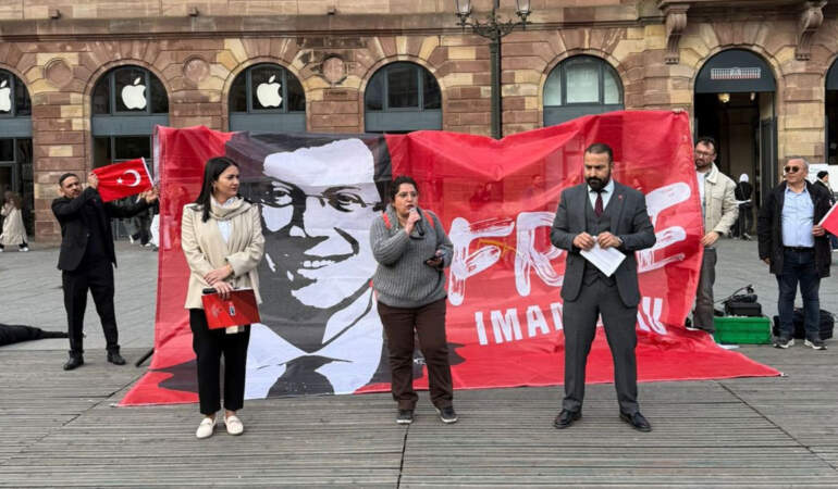 Strasbourg’da İmamoğlu’nun tutukluluğunun birinci yılında protesto: Adalet yoksa demokrasi yok