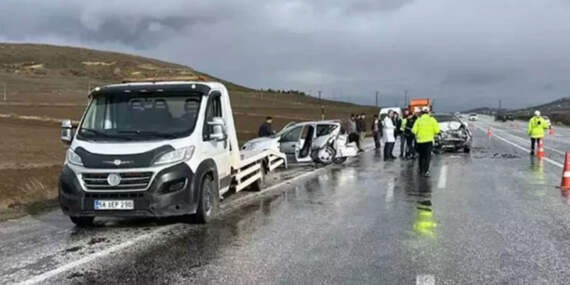 Sivas’ta zincirleme kaza: 1 ölü, 5 yaralı