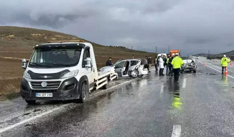 Sivas’ta zincirleme kaza: 1 ölü, 5 yaralı