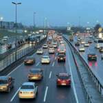 İstanbulda bayram sonrası trafik yoğunluğu: Adım adım ilerliyor
