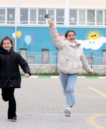 Okullarda ikinci ara tatil sonrası ilk ders zili çaldı