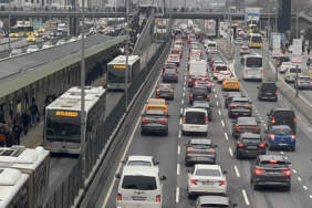 Bayram sonrası İstanbul trafiğinde yoğun sabah