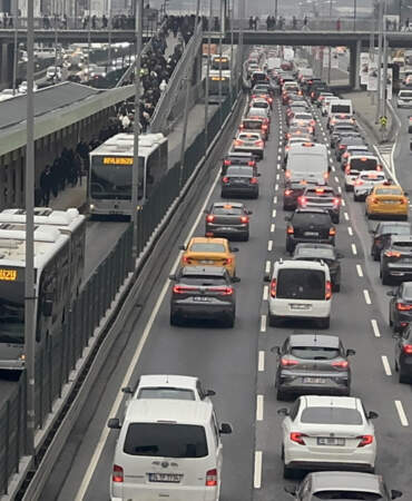 Bayram sonrası İstanbul trafiğinde yoğun sabah