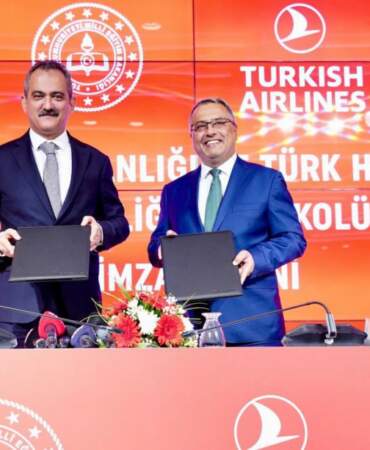 MEB duyurdu: Öğretmen ve akademisyenler için uçak ve tren biletlerinde indirimli dönem başladı