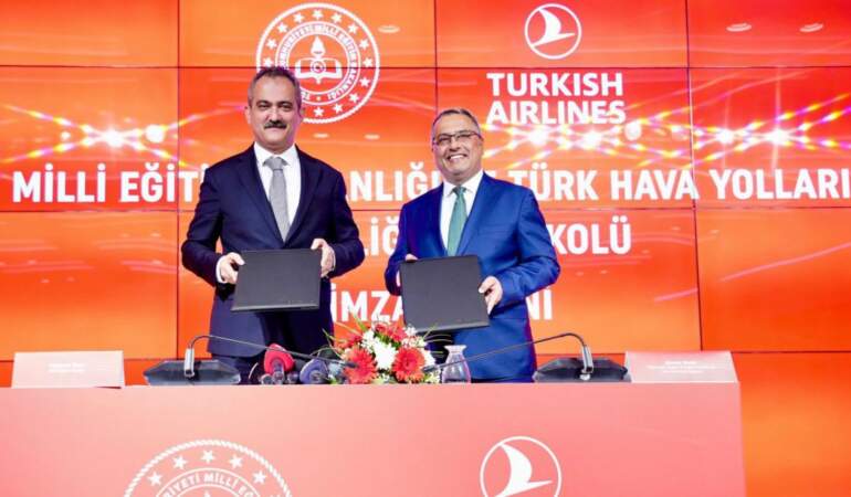 MEB duyurdu: Öğretmen ve akademisyenler için uçak ve tren biletlerinde indirimli dönem başladı