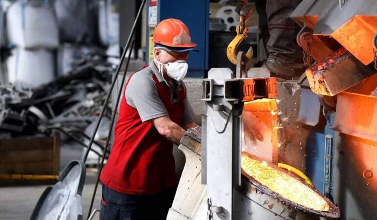 12 ay süre verildi: Belgesi olmayan bu işlerde çalışamayacak