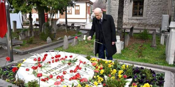 Bahçeli’den Muhsin Yazıcıoğlu’nun kabrine ziyaret