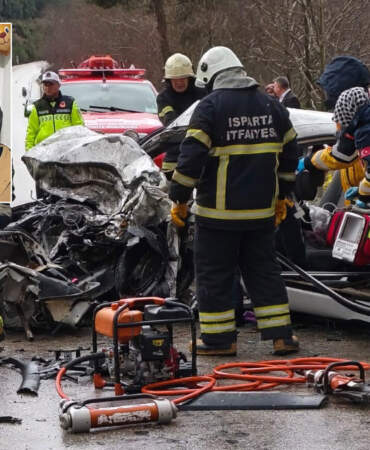 1 gün önce sözlenmişlerdi! Kazada hayatını kaybeden çift yan yana toprağa verildi