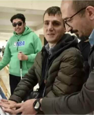 Görme engellilerin sanat tutkusu yarıda kalmayacak! Dokunarak tüm resimleri hissedecekler