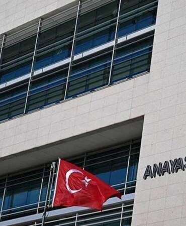 AYM’den 3 parti hakkında suç duyurusu