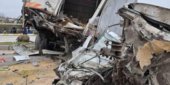 Samsun’da feci kaza! Freni patlayan tır 7 araca çarptı, 18 kişi yaralandı