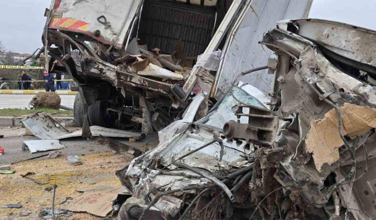 Samsun’da feci kaza! Freni patlayan tır 7 araca çarptı, 18 kişi yaralandı