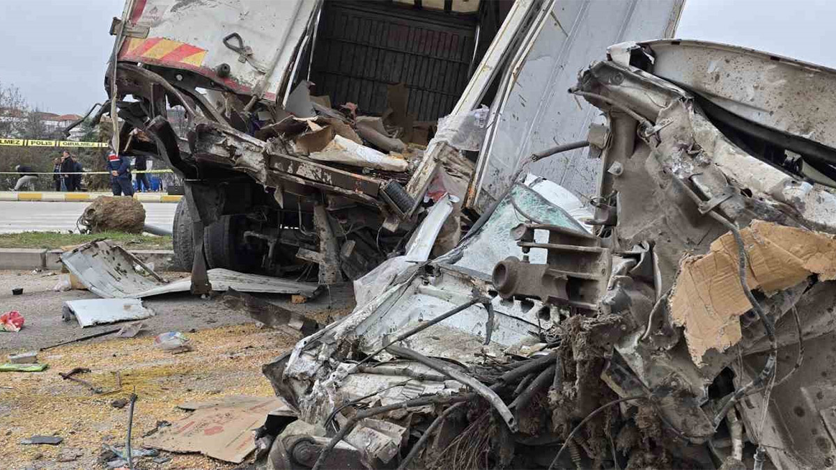 Samsun’da feci kaza! Freni patlayan tır 7 araca çarptı, 18 kişi yaralandı