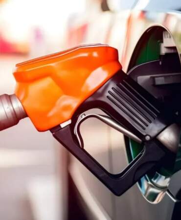 Benzin ve motorine indirim geldi