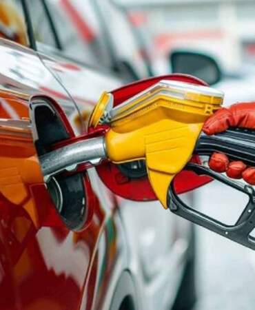 Araç sahiplerine iyi haber: Motorin ve benzine dev indirim için tarih verildi