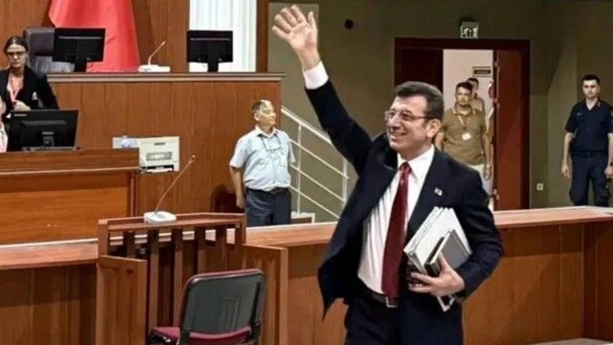 “İmamoğlu çıkar amaçlı suç örgütü” davası duruşması: Sahte basın kartıyla görüntü çeken kişiye gözaltı
