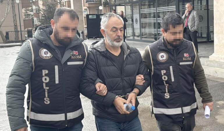 “AK Partiliyim meraktan baktım” dedi:  Bakan Gürlek’in tapu kayıtlarını sorgulayan ilçe tapu müdürü tutuklandı