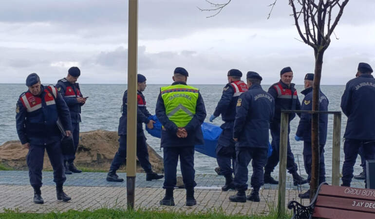 5 gün arayla ikinci olay! Ordu’da sahile şüpheli cisim vurdu