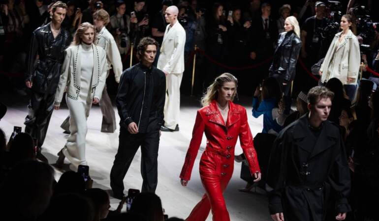 Tasarımcı Emre Erdemoğlu Moskova Moda Haftası’nda dikkatleri üzerine çekti
