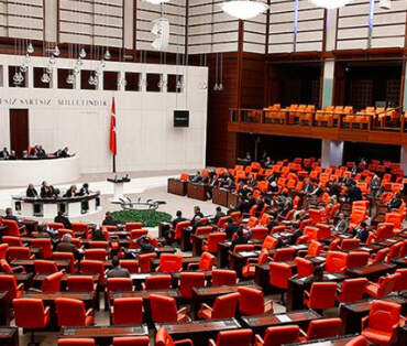 Doğum izni ve sosyal medya düzenlemeleri TBMM gündeminde