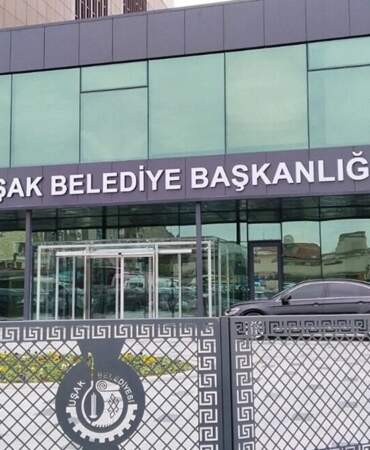 Uşak Belediyesi’ne şafak operasyonu: Belediye Başkanı Özkan Yalım gözaltında