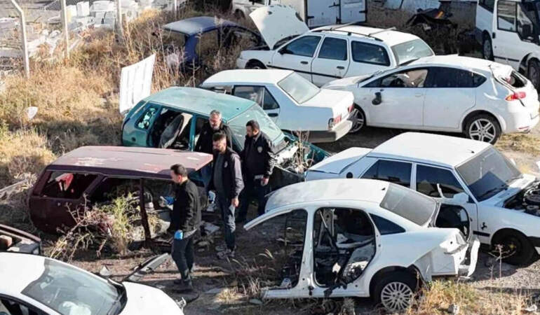 Şase oyunu ortaya çıktı: Hasarlı deprem araçlarını ‘yenilediler’