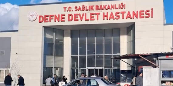 Hatay’da aşırı yağış Defne Devlet Hastanesi’ni vurdu: Poliklinik ve servisler kapatıldı