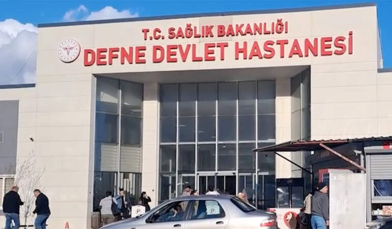 Hatay’da aşırı yağış Defne Devlet Hastanesi’ni vurdu: Poliklinik ve servisler kapatıldı