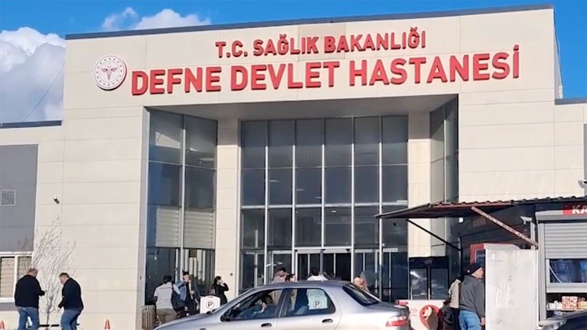 Hatay’da aşırı yağış Defne Devlet Hastanesi’ni vurdu: Poliklinik ve servisler kapatıldı