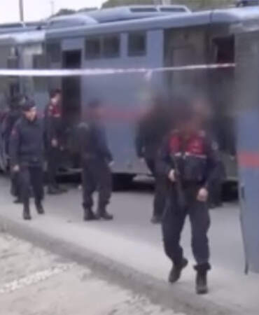 İstanbul’da cezaevi araçları kaza yaptı: Jandarma personeli ve mahkumlar yaralandı
