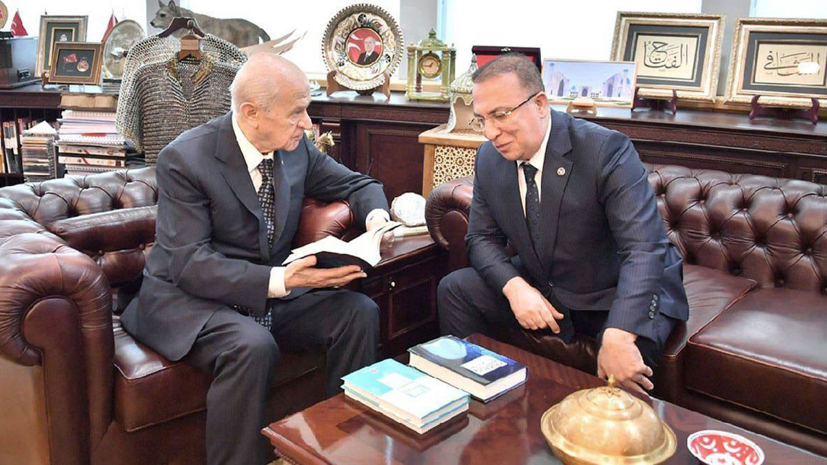 MHP’de ‘ajan’ tartışması: İzzet Ulvi Yönter görevinden istifa etti