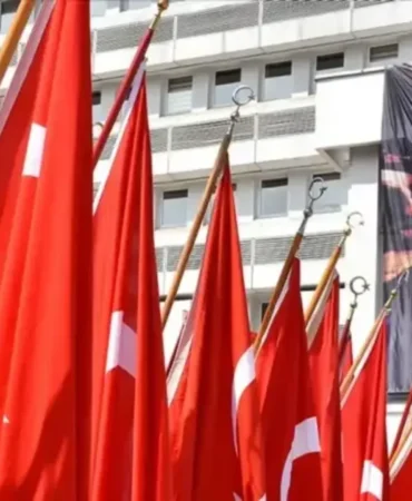 Çalışanlara 4 günlük tatil fırsatı! 19 Mayıs 2026 hangi gün, okullar, bankalar tatil mi?