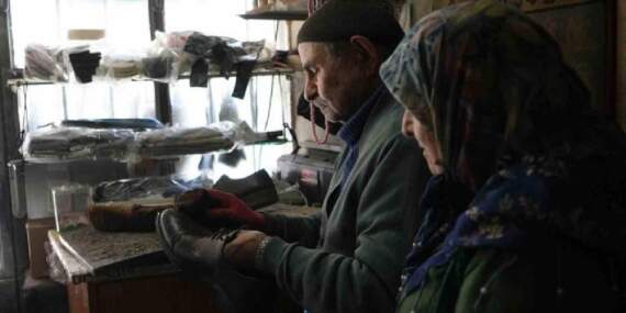 6 metrekarede 64 yıllık emek: Eşi olmadan dükkanını asla açmıyor