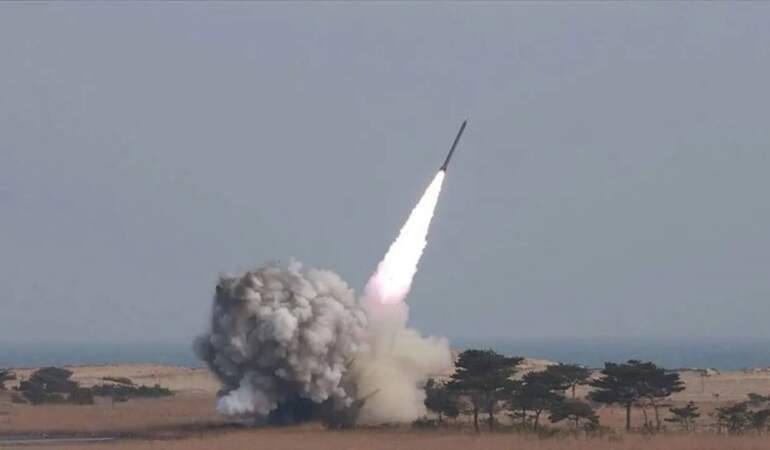 Yemen savaşa resmen girdi: Husiler de İsrail’i balistik füzelerle vurdu