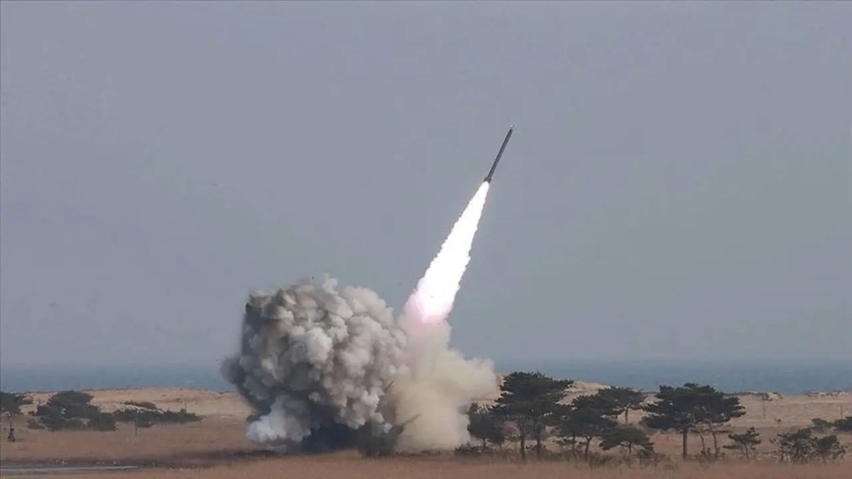 Yemen savaşa resmen girdi: Husiler de İsrail’i balistik füzelerle vurdu