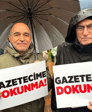 Kadıköy’de basın özgürlüğü protestosu: Gazeteciler yürümek istedi, polis izin vermedi