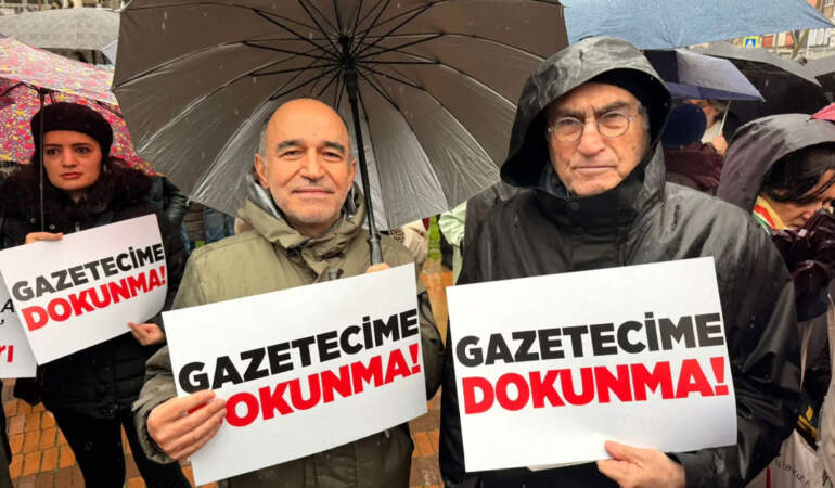 Kadıköy’de basın özgürlüğü protestosu: Gazeteciler yürümek istedi, polis izin vermedi